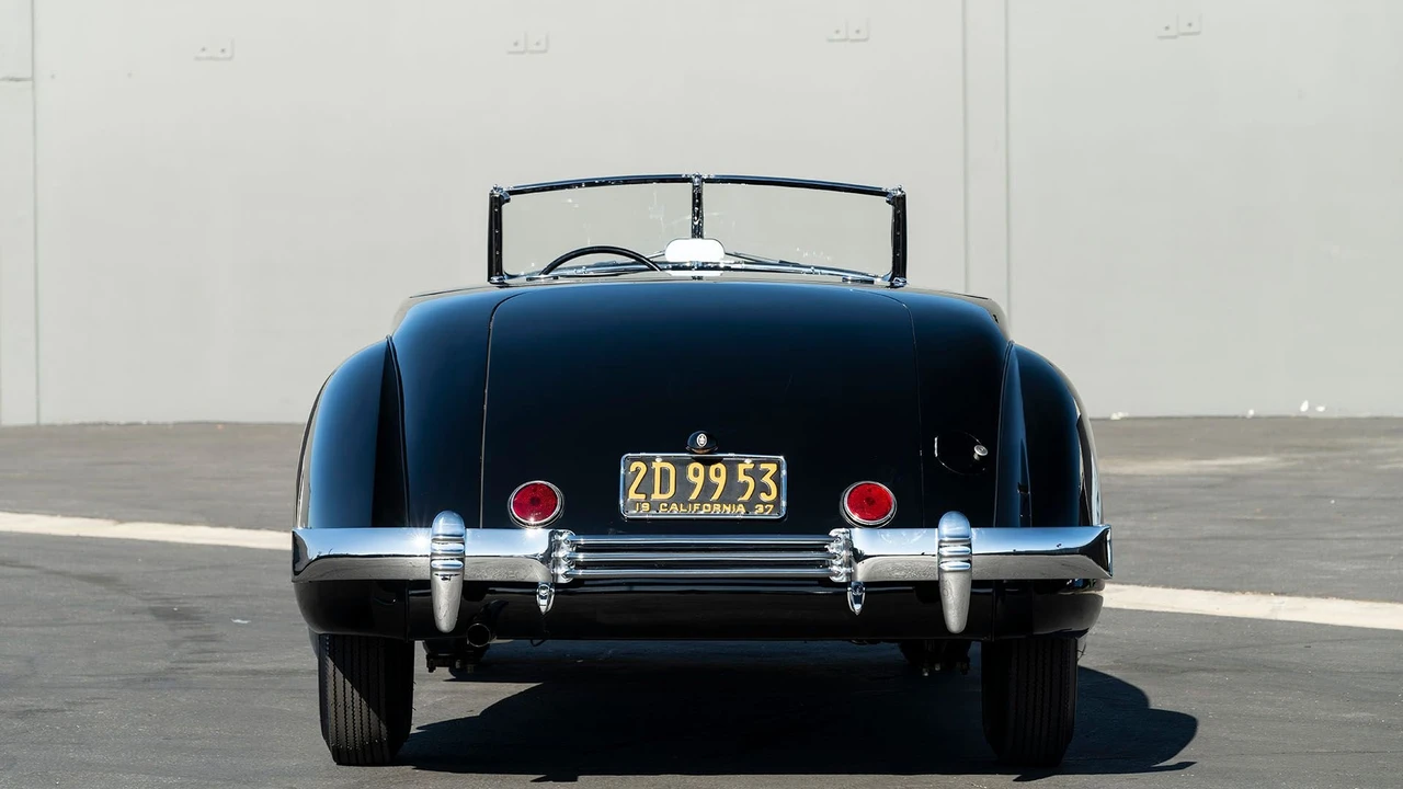 1937 Cord 810 & 812 - Image 3 of 31