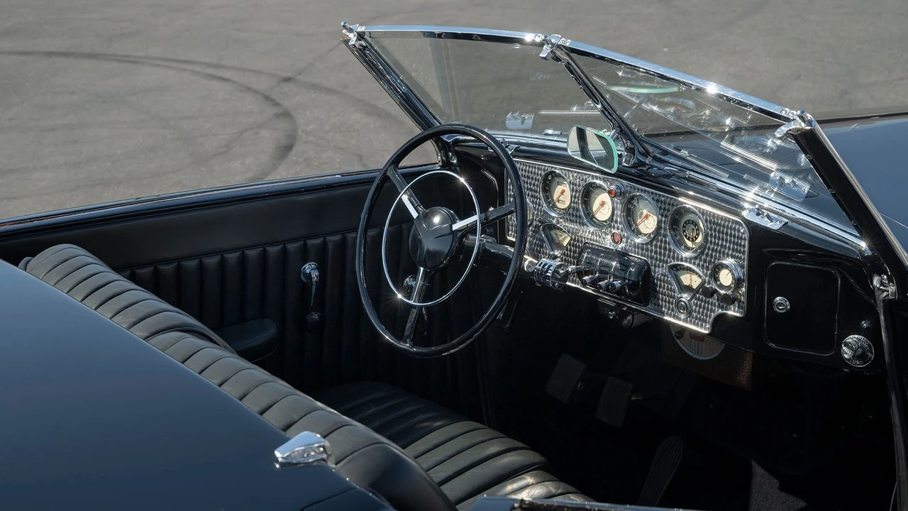 1937 Cord 810 & 812 - Image 10 of 31