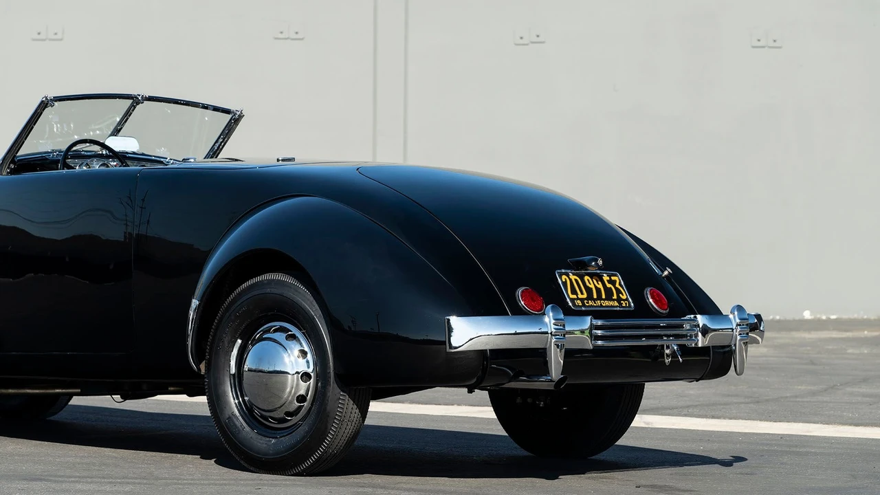 1937 Cord 810 & 812 - Image 21 of 31