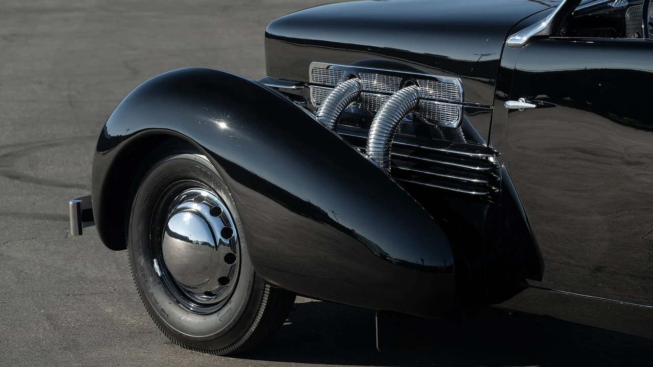 1937 Cord 810 & 812 - Image 27 of 31