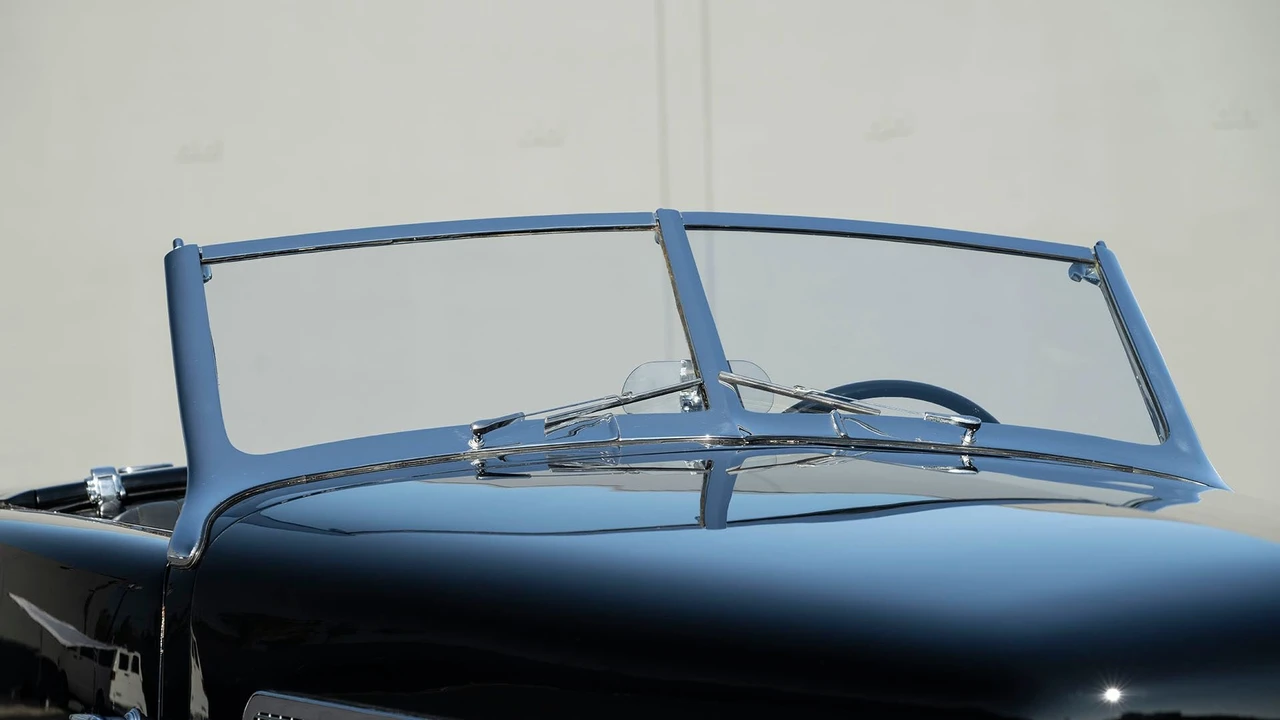 1937 Cord 810 & 812 - Image 31 of 31