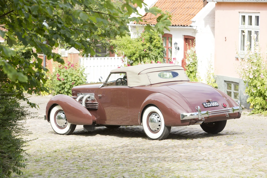 1937 Cord 810 & 812 - Image 6 of 15