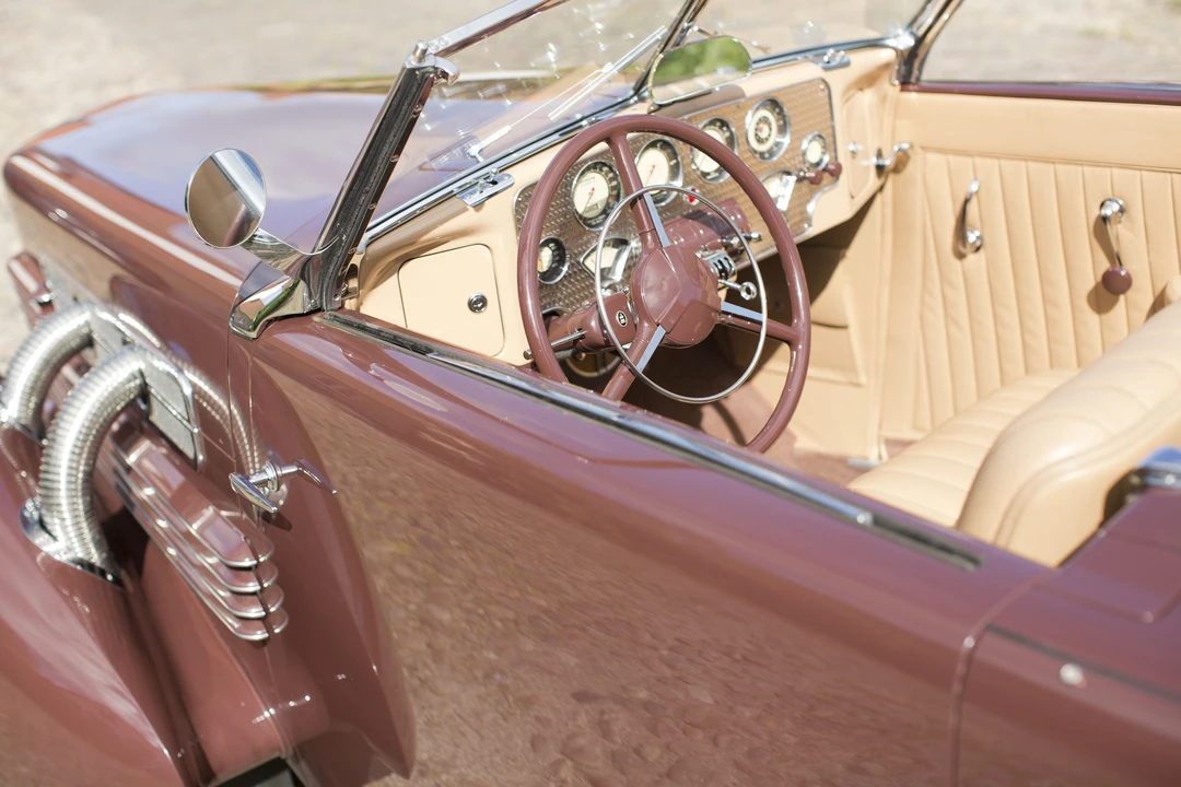 1937 Cord 810 & 812 - Image 2 of 15