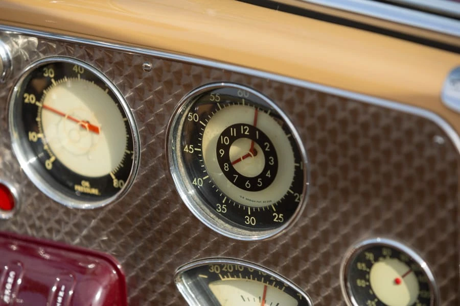 1937 Cord 810 & 812 - Image 24 of 31