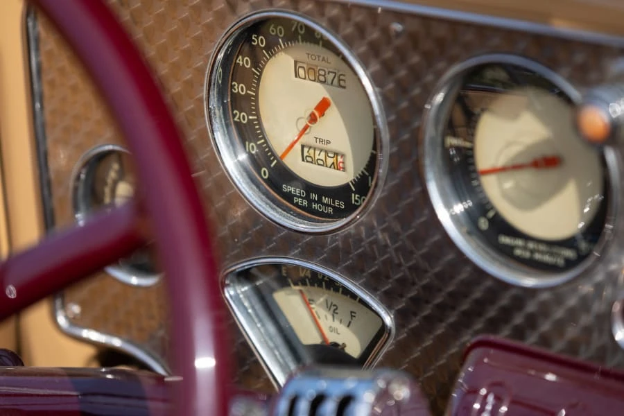1937 Cord 810 & 812 - Image 16 of 31