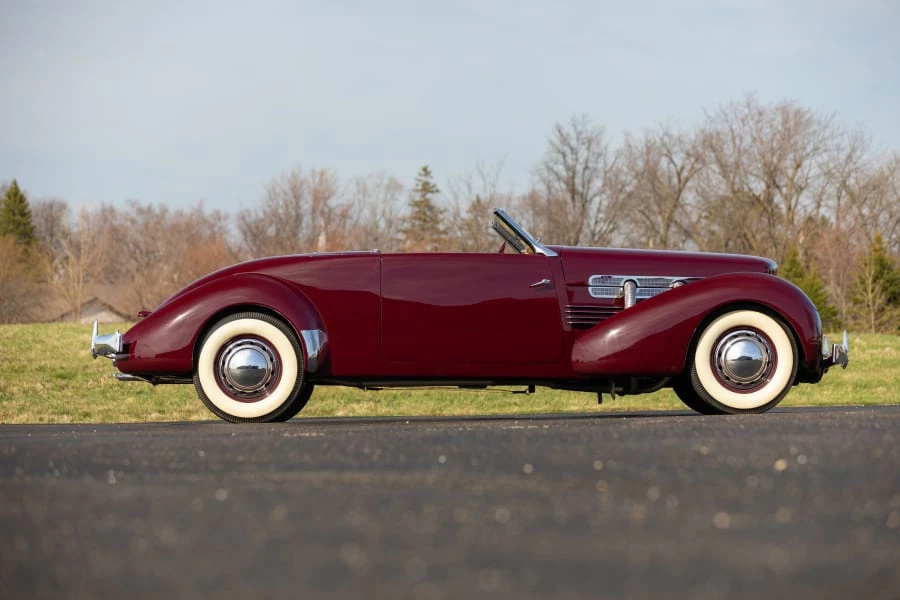 1937 Cord 810 & 812 - Image 2 of 31