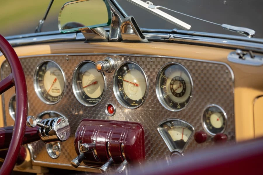 1937 Cord 810 & 812 - Image 22 of 31