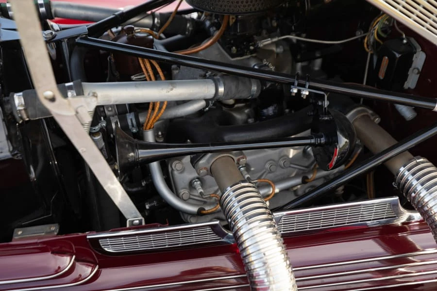 1937 Cord 810 & 812 - Image 30 of 31
