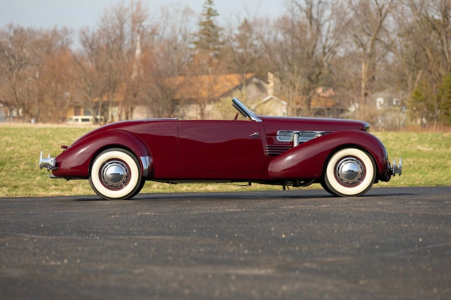 1937 Cord 810 & 812 - Image 10 of 31