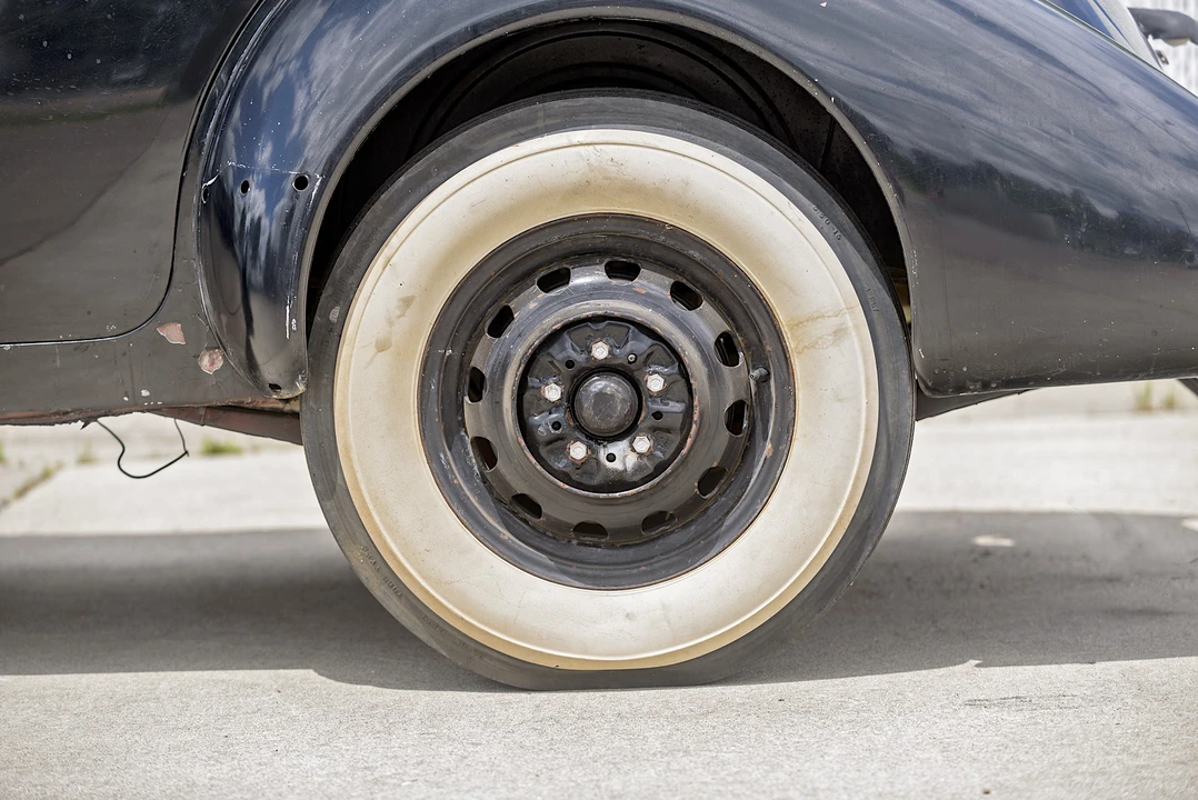 1937 Cord 810 & 812 - Image 29 of 31