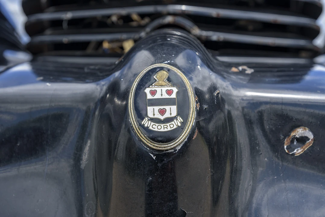 1937 Cord 810 & 812 - Image 18 of 31