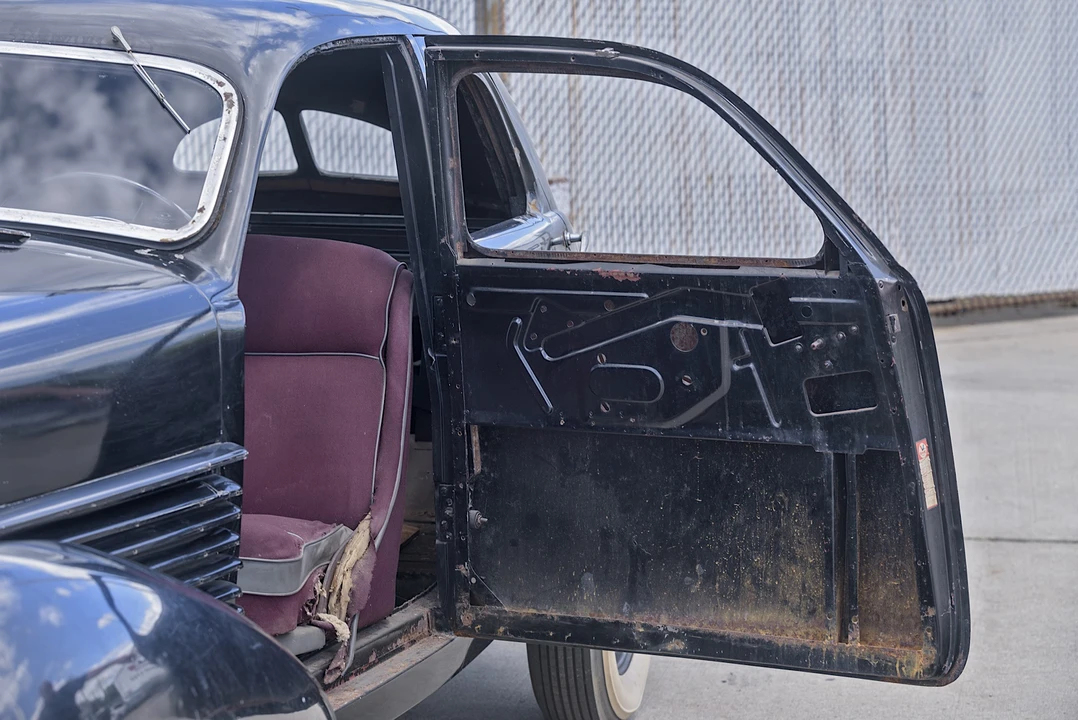 1937 Cord 810 & 812 - Image 31 of 31