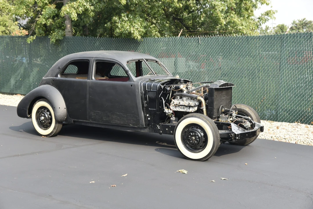 1937 Cord 810 & 812 - Image 6 of 31