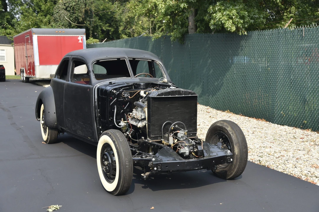 1937 Cord 810 & 812 - Image 24 of 31