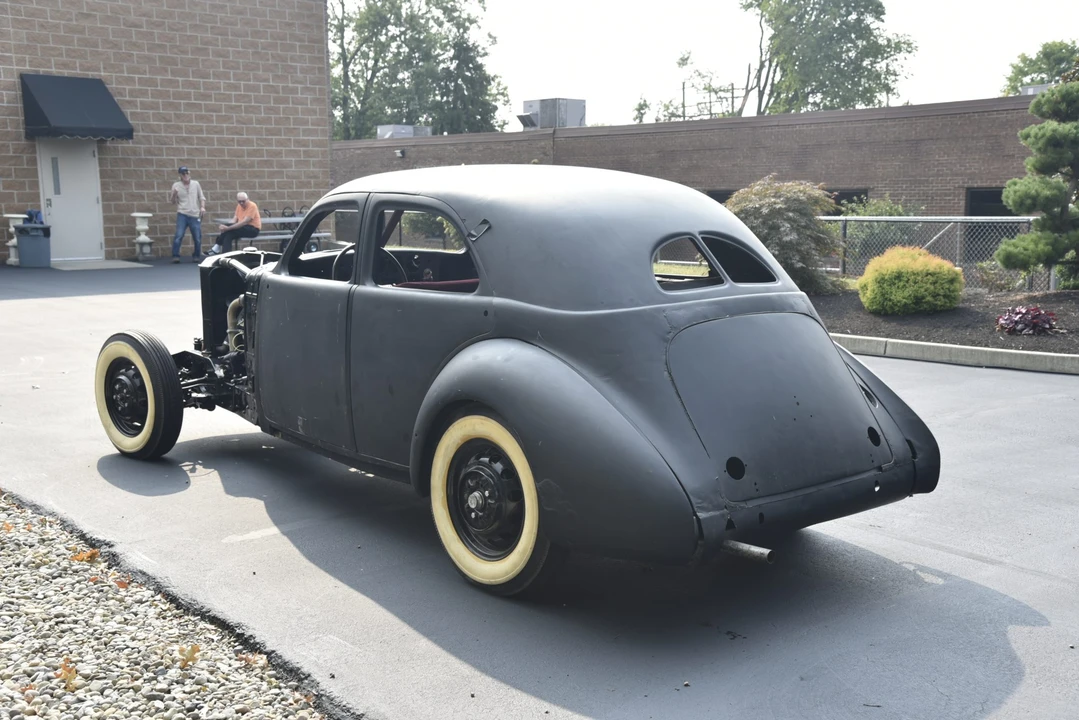1937 Cord 810 & 812 - Image 17 of 31
