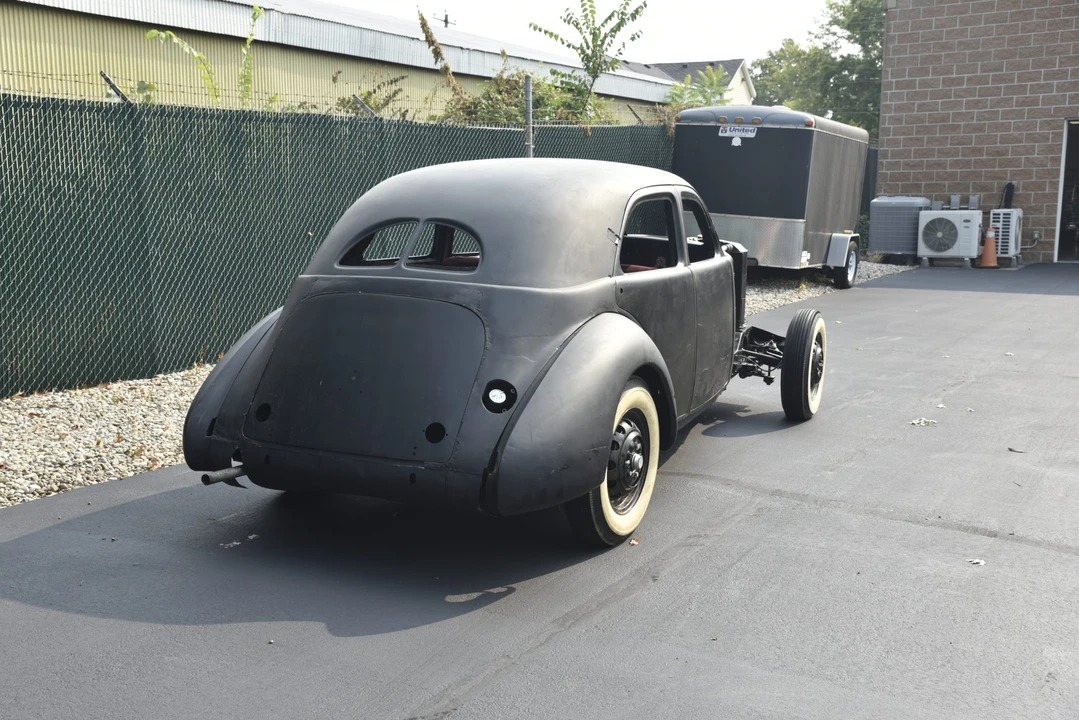 1937 Cord 810 & 812 - Image 14 of 31