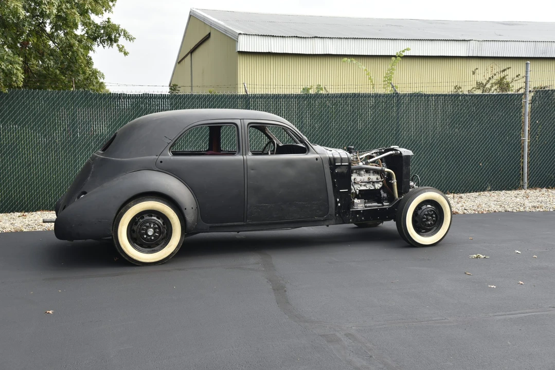 1937 Cord 810 & 812 - Image 11 of 31