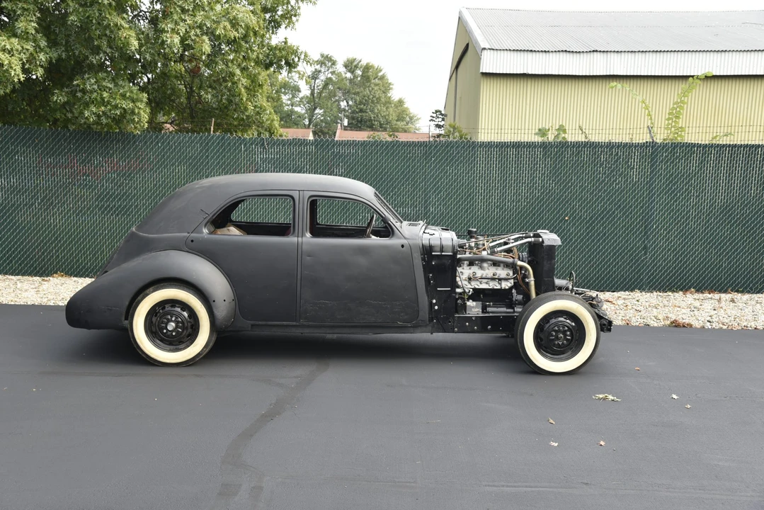 1937 Cord 810 & 812 - Image 10 of 31