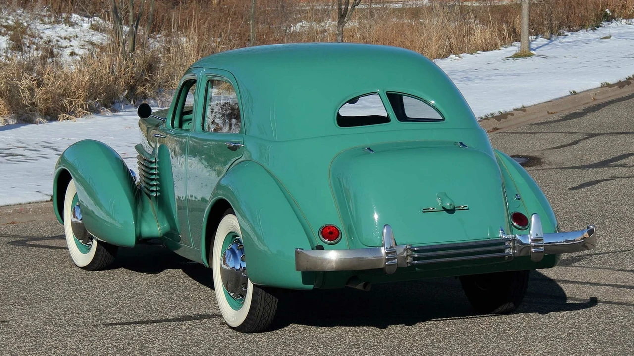1937 Cord 810 & 812 - Image 20 of 31