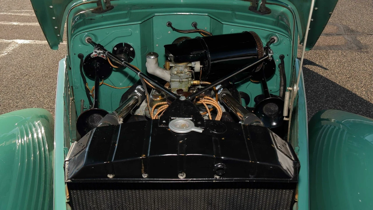 1937 Cord 810 & 812 - Image 23 of 31