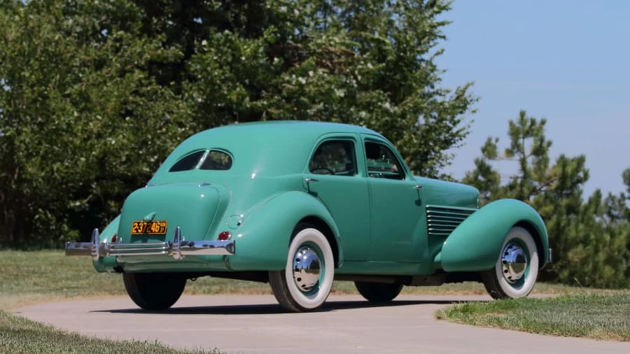 1937 Cord 810 & 812 - Image 3 of 12