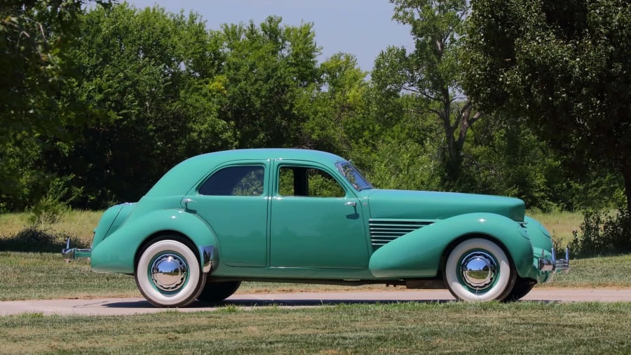 1937 Cord 810 & 812 - Image 8 of 12