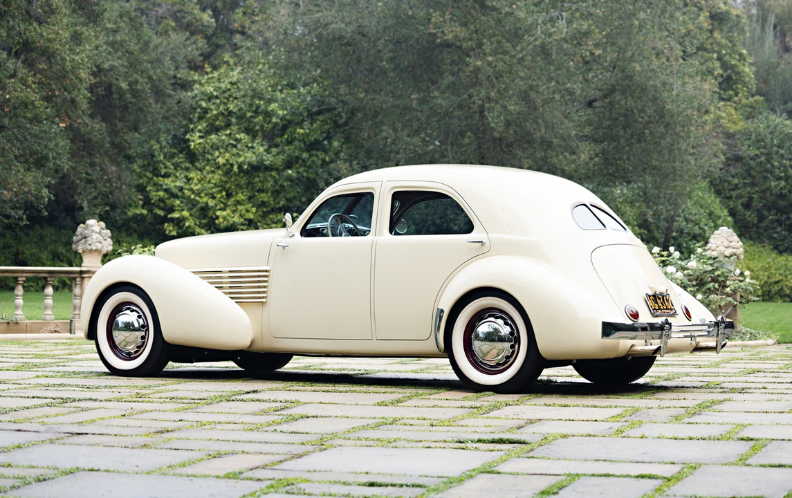 1937 Cord 810 & 812 - Image 8 of 31