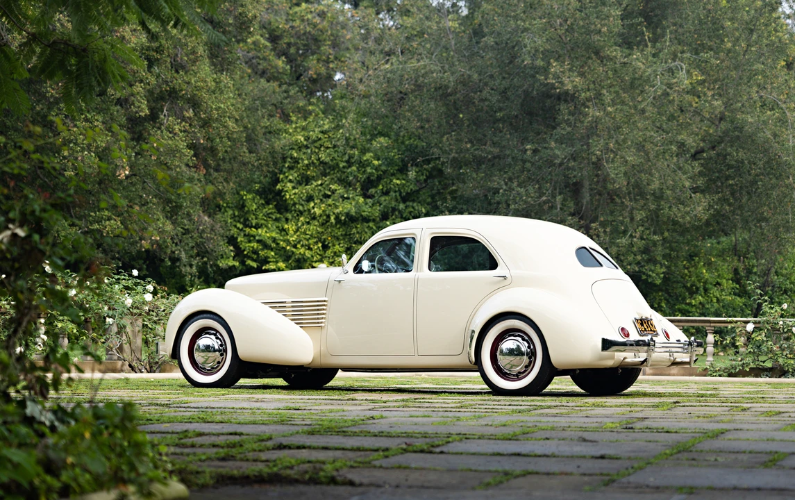 1937 Cord 810 & 812 - Image 10 of 31