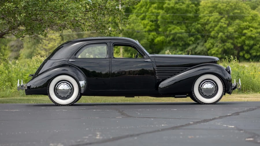 1937 Cord 810 & 812 - Image 8 of 30