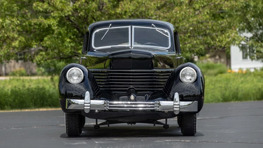 1937 Cord 810 & 812 - Image 14 of 30