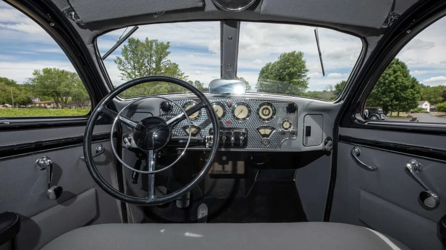 1937 Cord 810 & 812 - Image 15 of 30