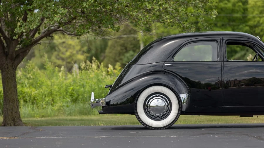 1937 Cord 810 & 812 - Image 16 of 30