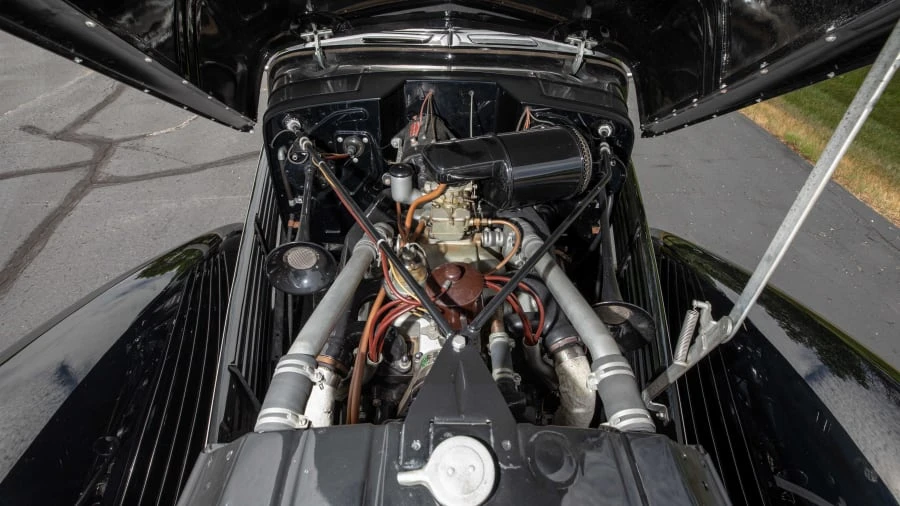 1937 Cord 810 & 812 - Image 17 of 30
