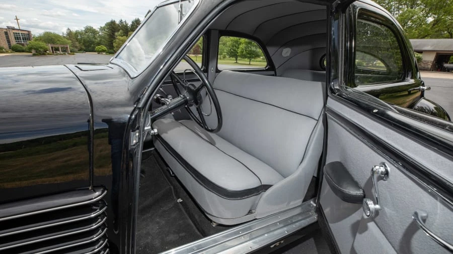 1937 Cord 810 & 812 - Image 22 of 30
