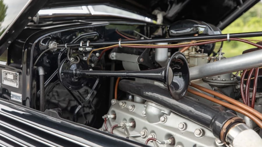 1937 Cord 810 & 812 - Image 28 of 30