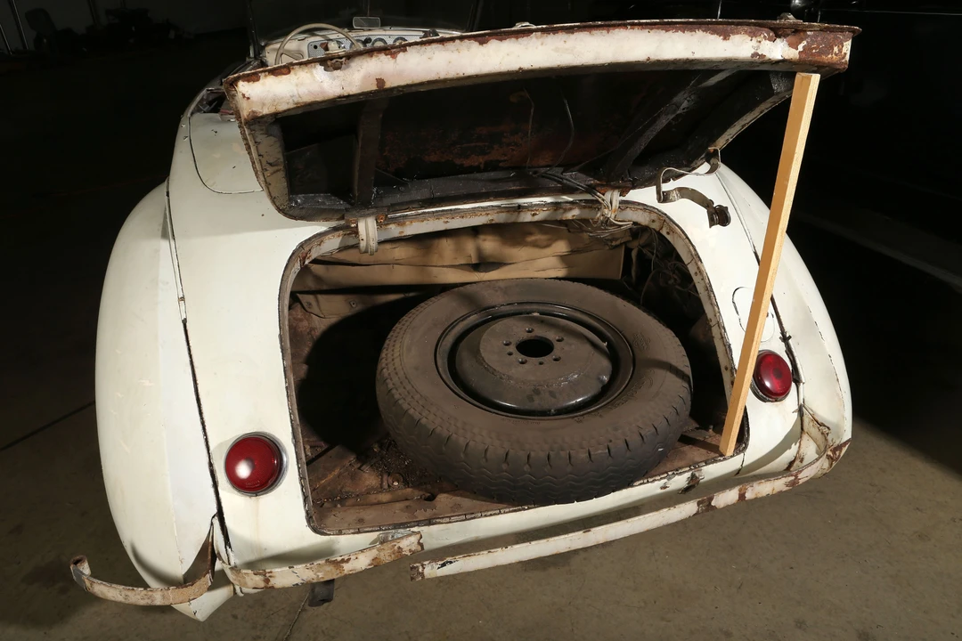 1937 Cord 810 & 812 - Image 21 of 31