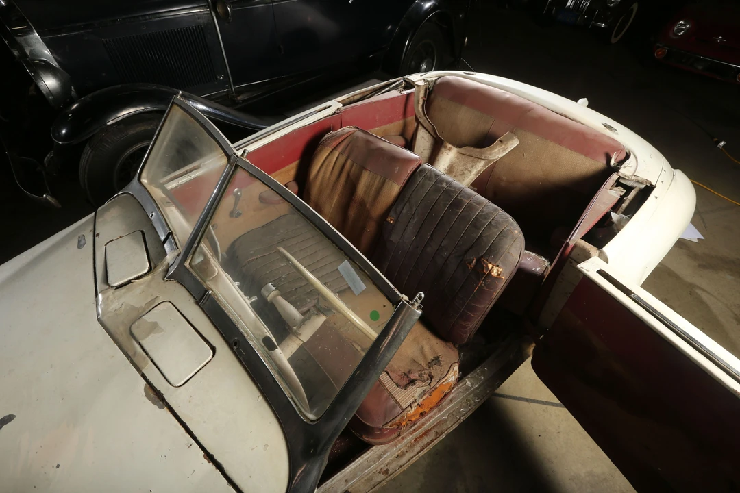 1937 Cord 810 & 812 - Image 31 of 31