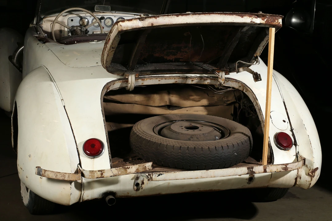 1937 Cord 810 & 812 - Image 22 of 31