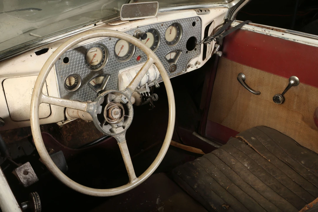 1937 Cord 810 & 812 - Image 28 of 31