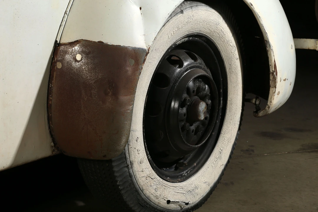 1937 Cord 810 & 812 - Image 17 of 31