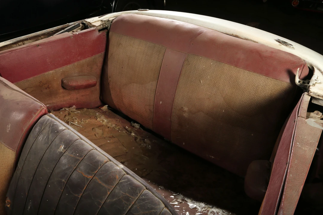 1937 Cord 810 & 812 - Image 29 of 31