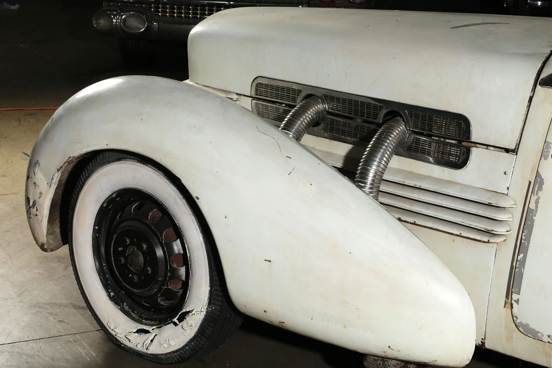 1937 Cord 810 & 812 - Image 7 of 31