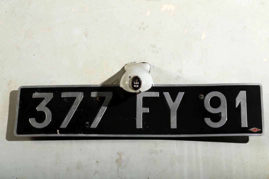 1937 Cord 810 & 812 - Image 24 of 31
