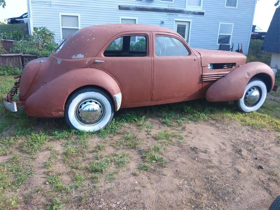 1937 Cord 810 & 812 - Image 4 of 31