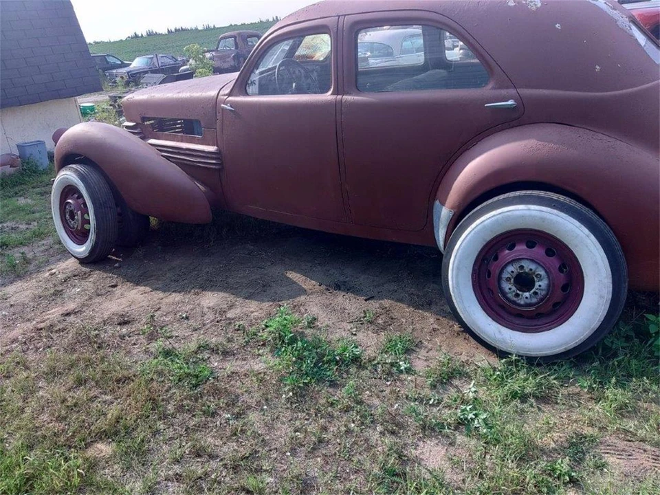 1937 Cord 810 & 812 - Image 8 of 31
