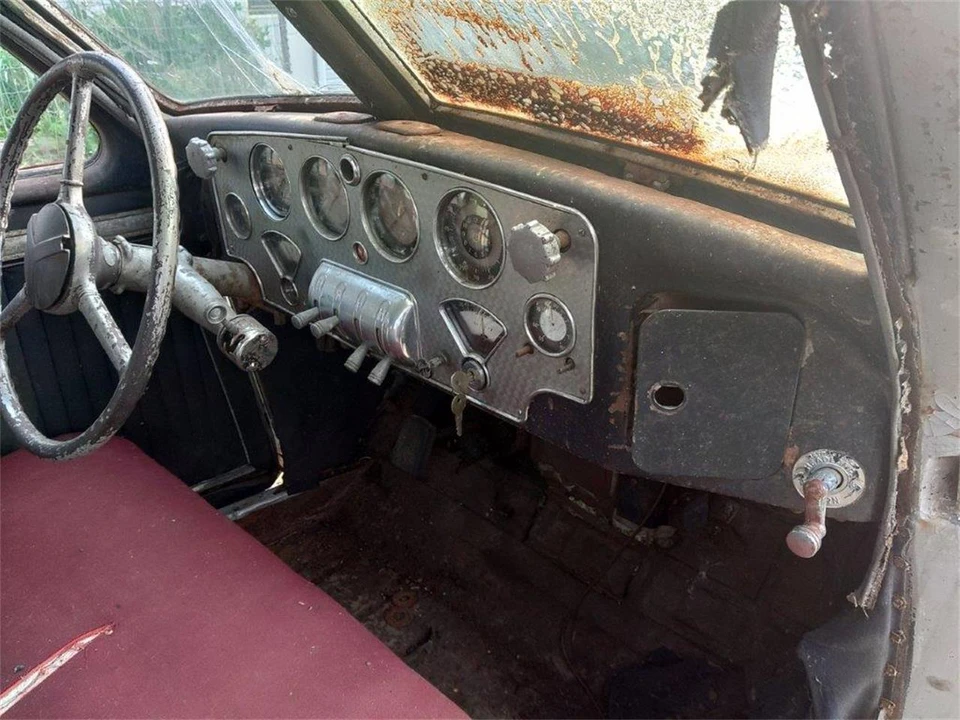 1937 Cord 810 & 812 - Image 24 of 31