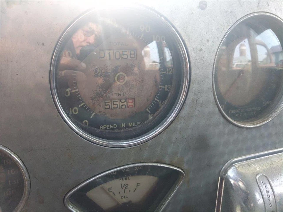 1937 Cord 810 & 812 - Image 29 of 31