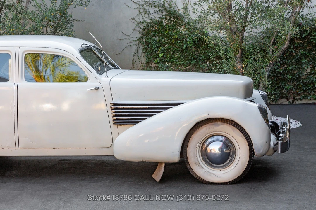 1937 Cord 810 & 812 - Image 11 of 31
