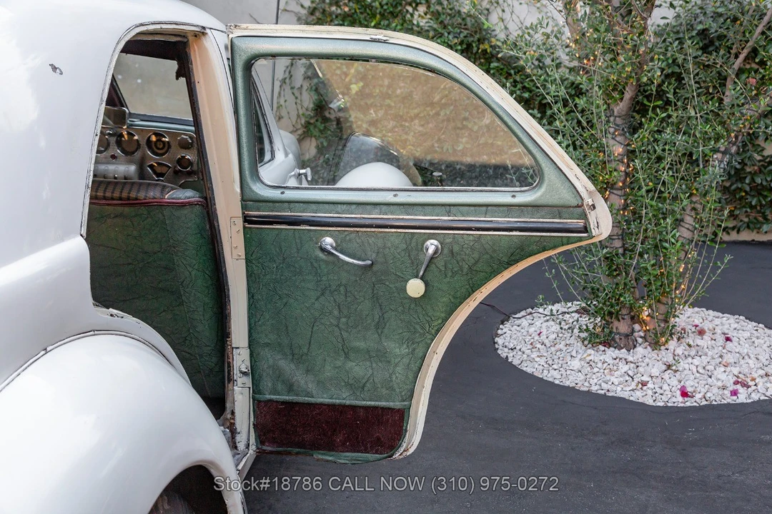 1937 Cord 810 & 812 - Image 23 of 31
