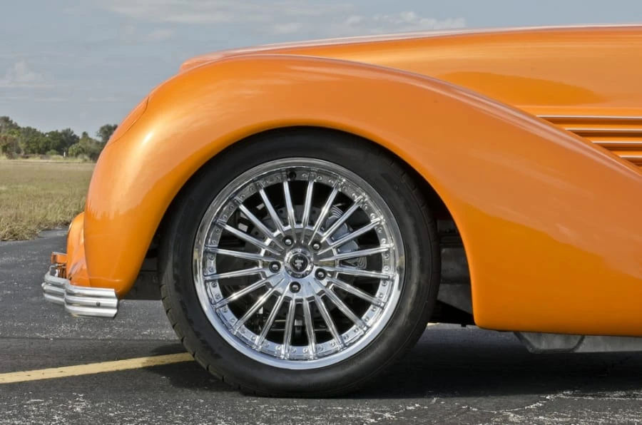 1937 Cord 810 & 812 - Image 10 of 12